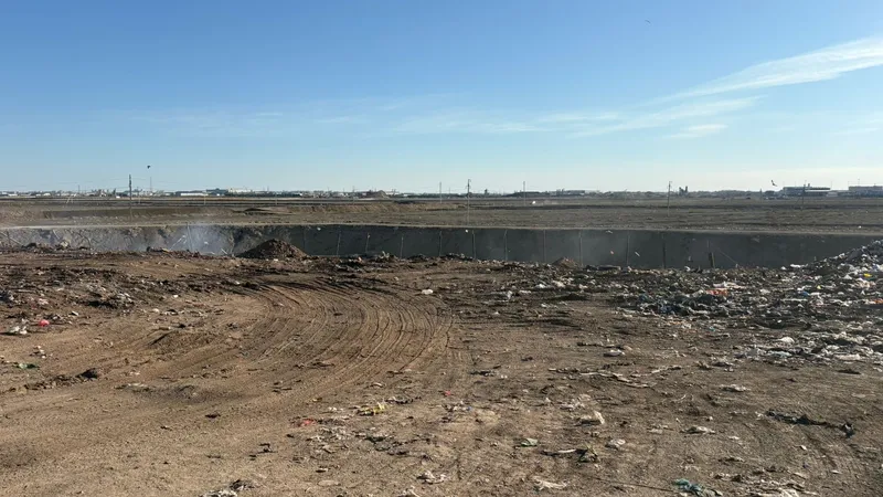 Пожар на мусорном полигоне в Атырау потушен