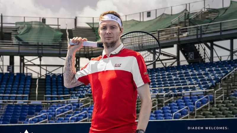 Александр Бублик начинает грунтовый сезон с новой ракеткой