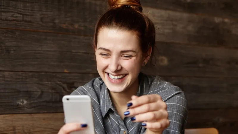 Секрет интернет-юмора: почему мемы действуют на психику