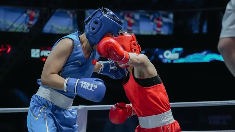 Айгерим Саттыбаева завоевала "бронзу" ЧА-2026 по боксу