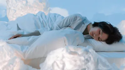 Девушка, сон, облака, фото - Новости Zakon.kz от 08.04.2026 06:15