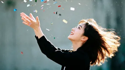 Конфети, радость, улица, фото - Новости Zakon.kz от 08.04.2026 08:27