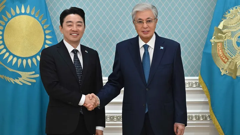 Теплые слова и приглашение на саммит: раскрыты детали встречи Токаева со спецпредставителем президента Кореи