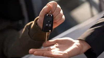 Полицейские раскрыли схему мошенничества с автомобилями, фото - Новости Zakon.kz от 09.04.2026 18:29