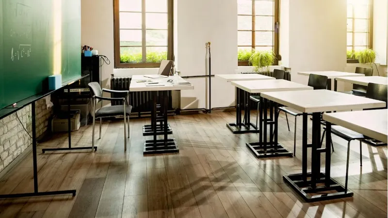 Насилие, угрозы и шантаж: слухи раскрыли жуткую историю школьницы в Алматинской области