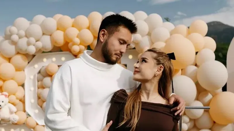 Мерей Абилова и Динмухаммед Кашкен ждут пополнения в семье