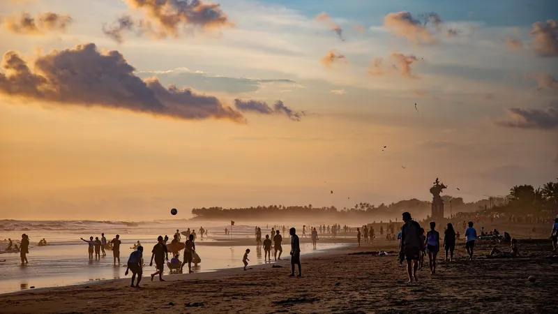 "Русскую" и "украинскую" деревни ликвидировали на Бали