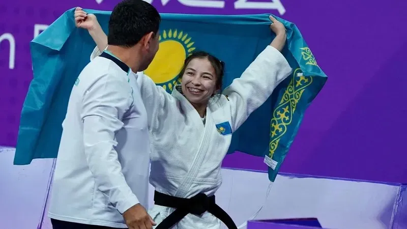 Паралимпийская чемпионка из Казахстана Акмарал Науатбек стала мамой