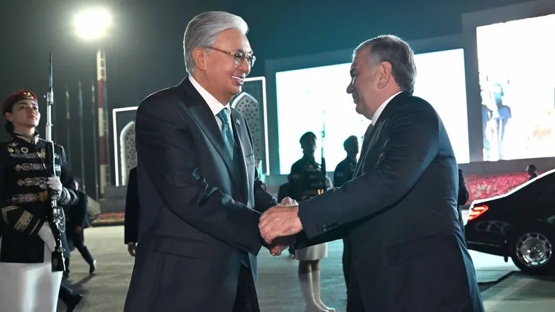 Касым-Жомарт Токаев завершил рабочий визит в Узбекистан