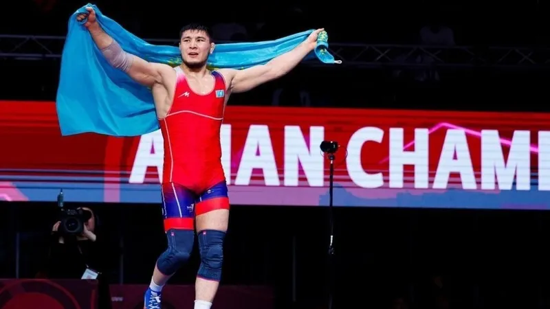 Вольник Азамат Даулетбеков стал бронзовым призером чемпионата Азии в Бишкеке