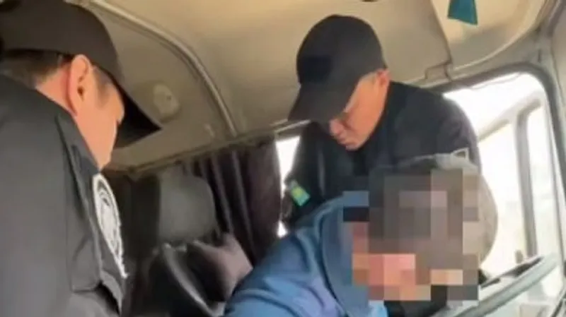 СОБР помог водителю, съехавшему с трассы после потери сознания