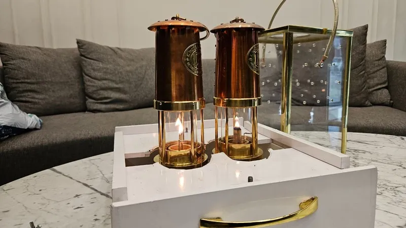 Благодатный огонь прибыл в Алматы – фоторепортаж