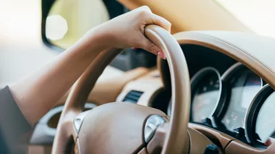 подросток за рулем угнанного авто атаковал людей, фото - Новости Zakon.kz от 14.04.2026 01:58