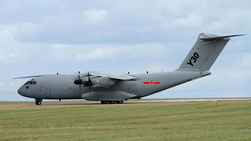 Китай показал транспортный самолет Y-30, способный обойти американского конкурента