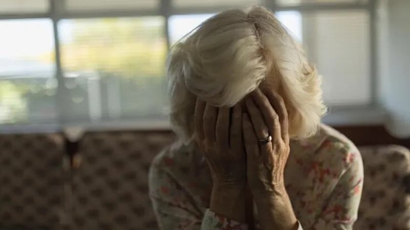 Дочь два года держала пожилую мать на цепи, как пленницу