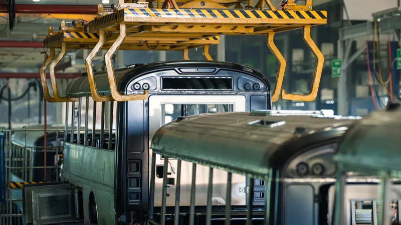 производство автобусов, фото - Новости Zakon.kz от 14.04.2026 14:22