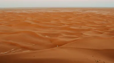 Песок, небо, барханы, человек, фото - Новости Zakon.kz от 14.04.2026 07:59