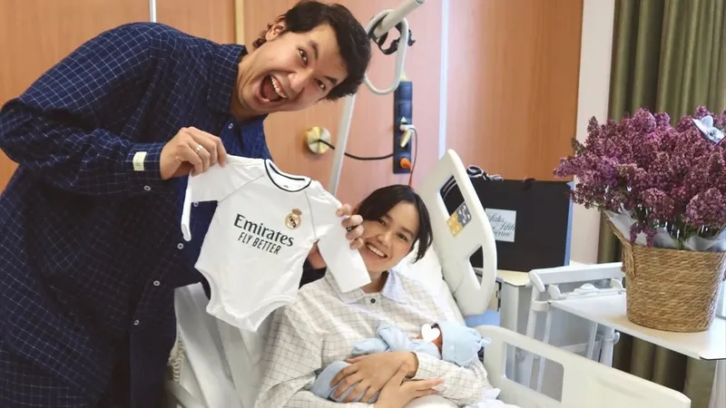 Известный блогер Артур Аскарулы впервые стал отцом