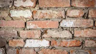 Заброшенный дом в Актобе стал источником опасности для жителей, фото - Новости Zakon.kz от 15.04.2026 23:37