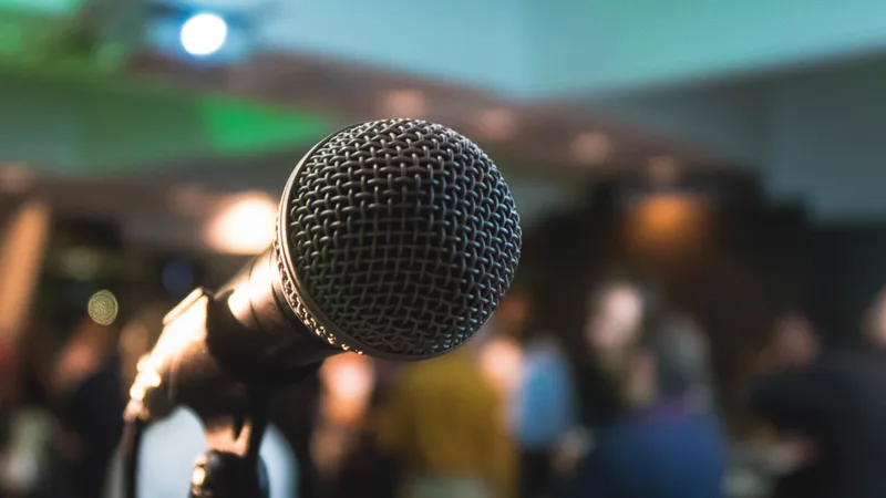 "Не умеет петь": публика жестко раскритиковала дуэт Игоря Крутого и знакомой Розы Рымбаевой