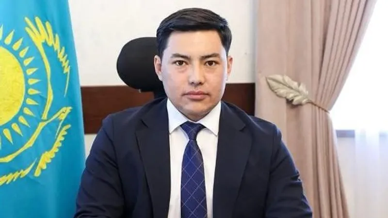 Как наказали акима из Шымкента после видео с избиением на футболе