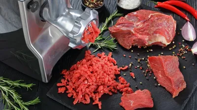 мясо и мясорубка, фото - Новости Zakon.kz от 15.04.2026 14:29