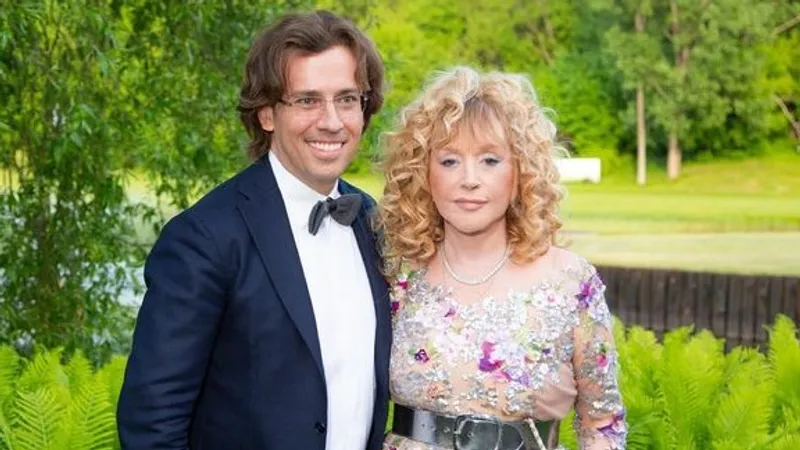 Галкин показал, с кем Пугачёва отметила 77-летие