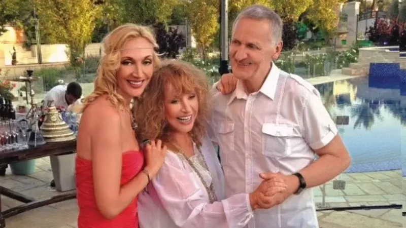 Почему Орбакайте поделилась редкими кадрами с Пугачёвой и отцом с разницей в один день