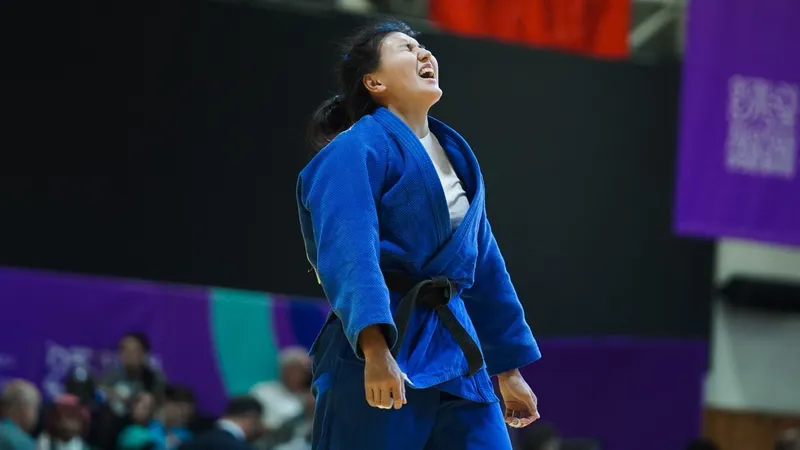 Есть пятая медаль: Аруна Жангельдина принесла Казахстану "бронзу" ЧА