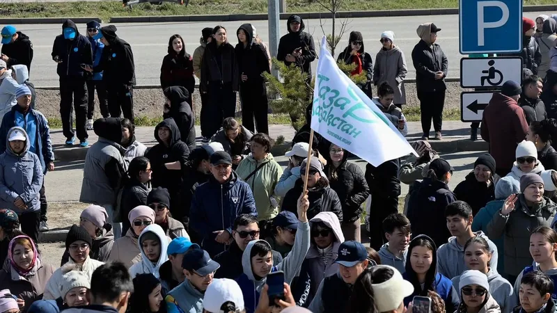 Экологическая акция "Таза Қазақстан" собрала тысячу горожан в Кокшетау