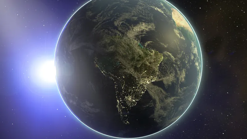 Земля ярче на 16%: как искусственное освещение меняет планету