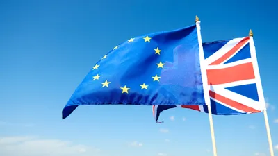 флаги ЕС и Великобритании, фото - Новости Zakon.kz от 18.04.2026 17:30