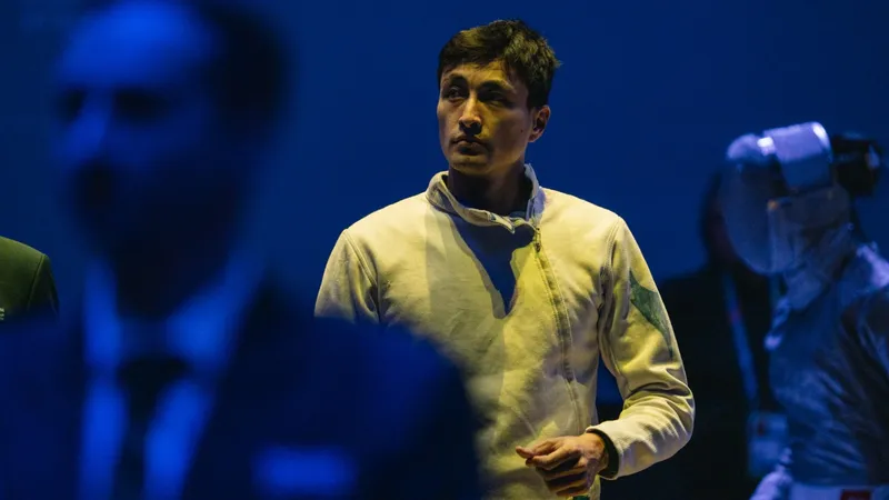 Казахстанский шпажист сенсационно вышел в финал турнира в Будапеште