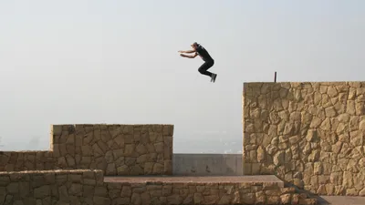 Прыжок, паркур, архитектура, фото - Новости Zakon.kz от 20.04.2026 05:30