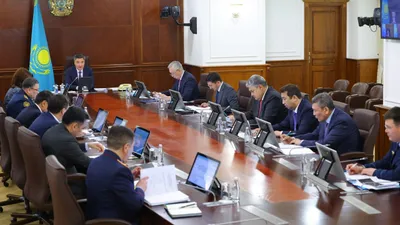 премьер-министр РК Олжас Бектенов, заседание, фото - Новости Zakon.kz от 20.04.2026 15:04