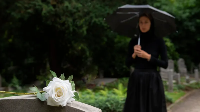 Почему важно заранее копить на собственные похороны