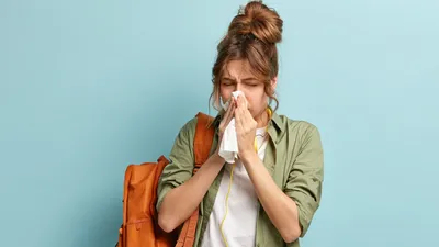 Медики объяснили, почему нельзя сморкаться двумя ноздрями сразу