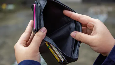 Казахстанка набрала кредиты почти на 10 млн тенге и выиграла в суде у банков