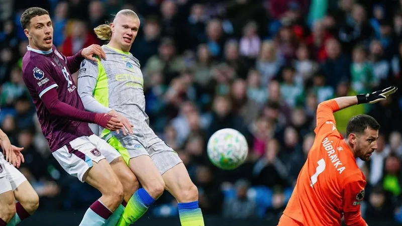 Гол Эрлинга Холанда принес победу "Ман Сити" и первое место в АПЛ