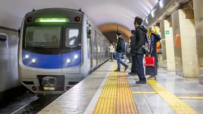 В Алматы пассажиров эвакуировали из электропоезда на станции метро