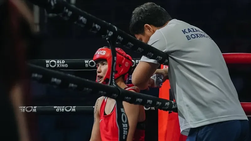 Уменьшилось число казахстанских боксеров после третьего дня Кубка мира