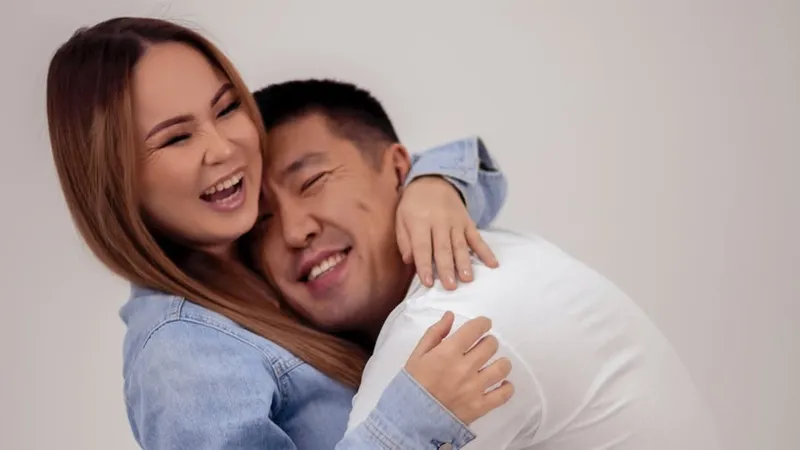 "Все было не зря": 21-летняя семейная хроника Даны Есеевой и Мейржана Туребаева растрогала Казнет