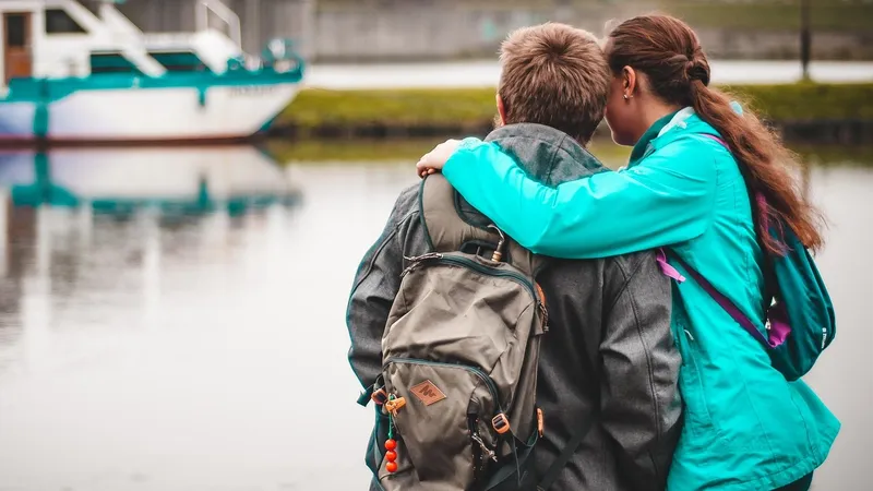 Парни поколения Z выбирают женщин постарше из-за нюансов современных знакомств
