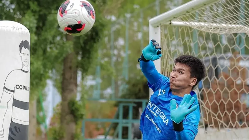 Какие футбольные клубы Казахстана сыграют 25 апреля