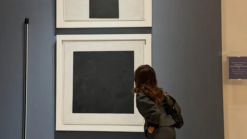 "Как ребенок": Динара Сатжан не сдержала эмоций, увидев мировой шедевр в России