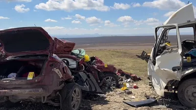От машины ничего не осталось: два человека погибли в страшном ДТП на востоке страны