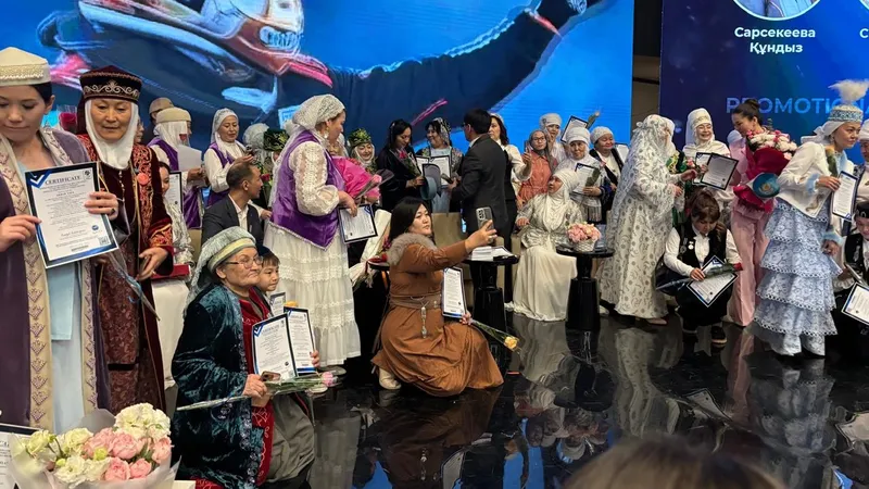 книга, рекорды, казахстанцы, награждение, фото - Новости Zakon.kz от 25.04.2026 14:47