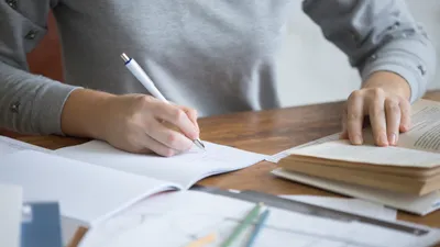 Правша, ручка, письмо, фото - Новости Zakon.kz от 27.04.2026 22:31