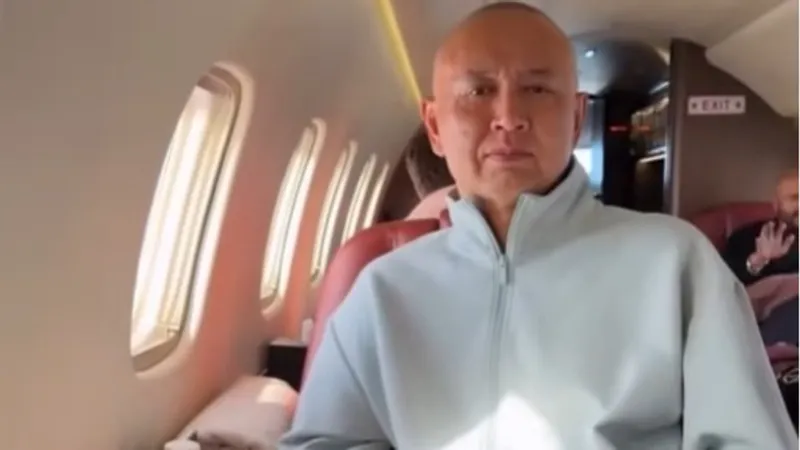 "Монах" в куртке за 10 млн тенге: Турсен Алагузов сразил кардинальной сменой образа