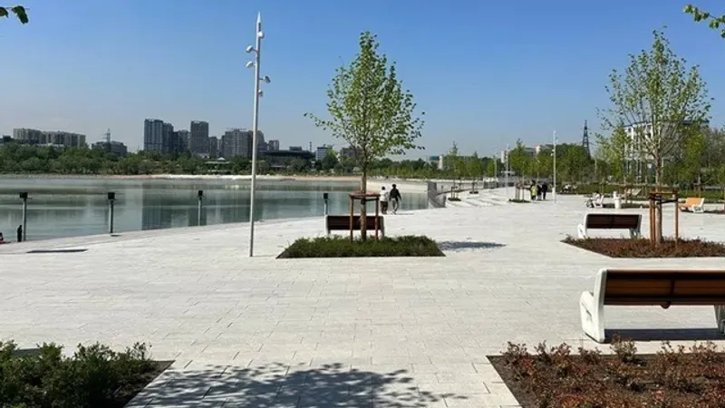 Купающихся на Сайране детей сняли на видео в Алматы